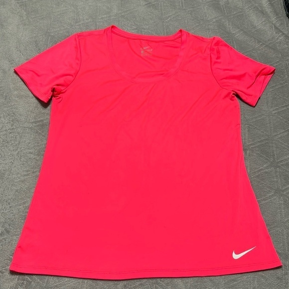 Women’s Pink dri-fit shirt - Picture 1 of 4